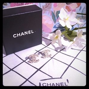 Authentic Chanel Earrings 💕